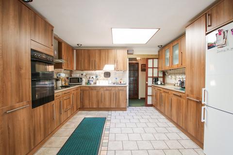 4 bedroom detached bungalow for sale, Kiln Ride, Finchampstead, Wokingham, RG40