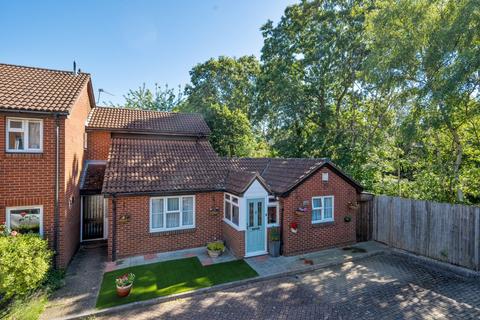 2 bedroom bungalow for sale, Wych Hill Park, Woking, Surrey, GU22