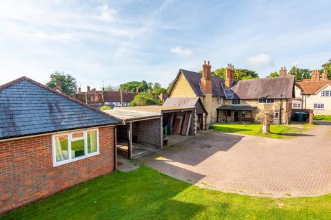 6 bedroom detached house for sale, Oving Road, Whitchurch, Buckinghamshire, HP22