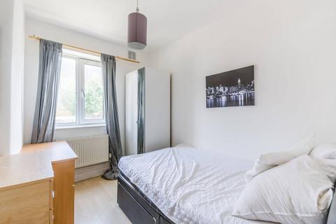 4 bedroom flat to rent, Tooting Grove, Tooting Broadway, London, SW17