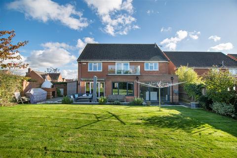 5 bedroom detached house for sale, Farndale View, Market Harborough LE16