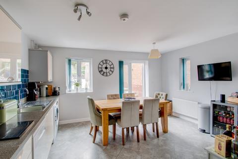 4 bedroom end of terrace house for sale, Dixon Close, Enfield, Redditch, Worcestershire, B97