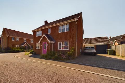 4 bedroom detached house to rent, Balmoral Close, Attleborough