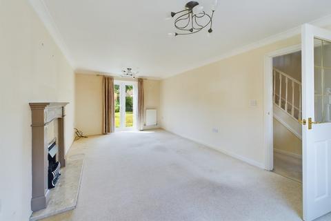 4 bedroom detached house to rent, Balmoral Close, Attleborough