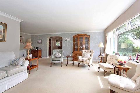 2 bedroom apartment for sale, Wightwick Court, Wightwick, Wolverhampton, WV6