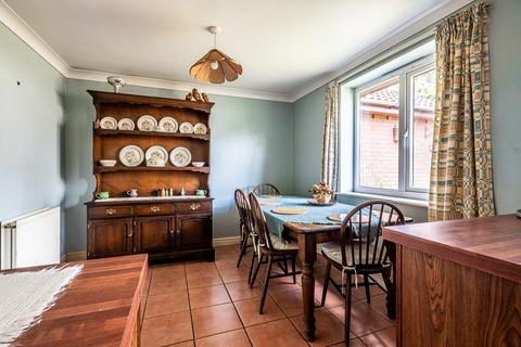 Medina Lodge Clyst Road, Topsham, Exeter, EX3 0DB