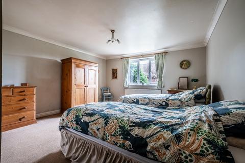 Medina Lodge Clyst Road, Topsham, Exeter, EX3 0DB
