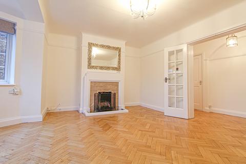 2 bedroom apartment to rent, The Avenue, WORCESTER PARK KT4