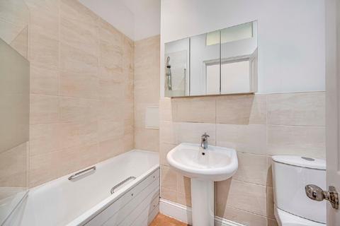 Flat 2, 133 Gloucester Terrace, London, W2 6DX