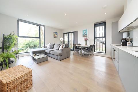 2 bedroom apartment for sale, Luna Apartments, Ruislip HA4