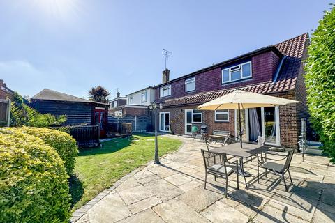 4 bedroom semi-detached house for sale, Holt Farm Way, Rochford