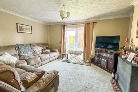 4 bedroom semi-detached house for sale, Holt Farm Way, Rochford