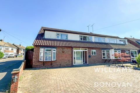 4 bedroom semi-detached house for sale, Holt Farm Way, Rochford