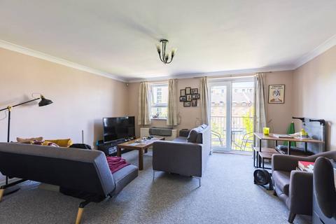 2 bedroom flat to rent, Schooner Close, Isle Of Dogs, London, E14
