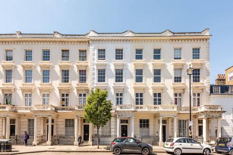 3 bedroom flat to rent, Claverton Street, Pimlico, London, SW1V