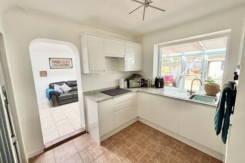 52 Kitchener Crescent, Poole, BH17 7HX