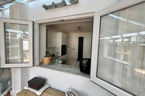 52 Kitchener Crescent, Poole, BH17 7HX