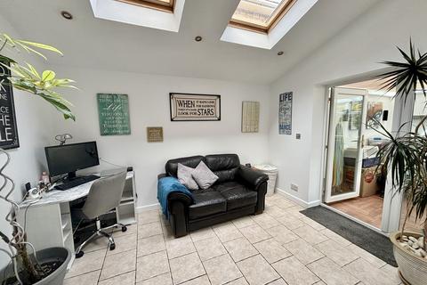 52 Kitchener Crescent, Poole, BH17 7HX