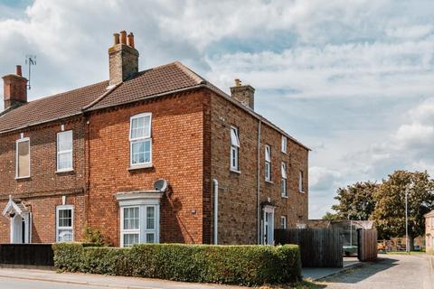 4 bedroom townhouse for sale, West Street, Alford LN13 9HA