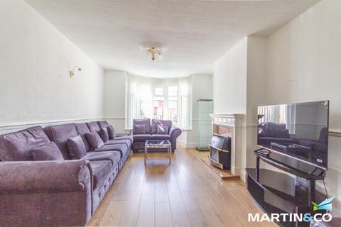 3 bedroom semi-detached house to rent, Norman Avenue, Harborne, B32