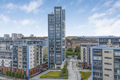 5/2, 1 Meadowside Quay Square, Glasgow, G11 6BS