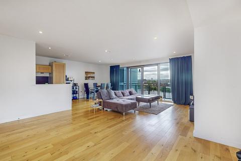 5/2, 1 Meadowside Quay Square, Glasgow, G11 6BS