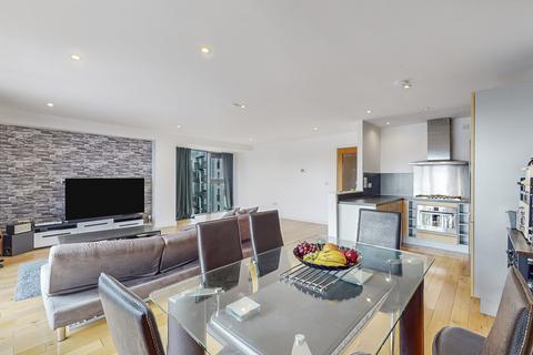 5/2, 1 Meadowside Quay Square, Glasgow, G11 6BS