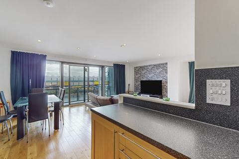 5/2, 1 Meadowside Quay Square, Glasgow, G11 6BS