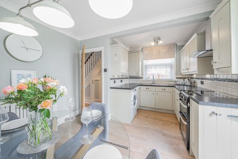 4 Priestley Avenue, Exeter, EX4 8DG