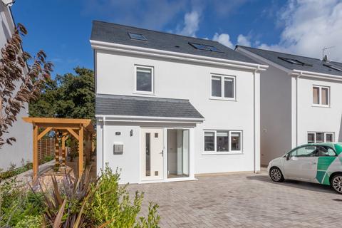 4 bedroom detached house to rent, Route De Carteret, Castel, Guernsey