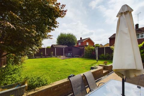 2 Beckdale, Uttoxeter, ST14 7PU