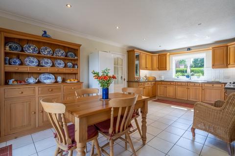 3 bedroom detached house for sale, Low Road, Thurlton
