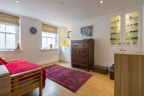 1 Victoria Park Studios, London, E9 6RF