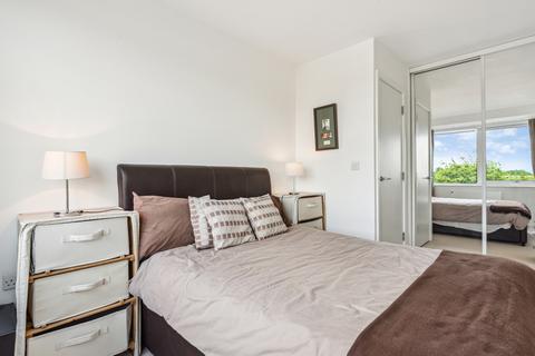 2 bedroom flat to rent, Aragon Tower, George Beard Road, London