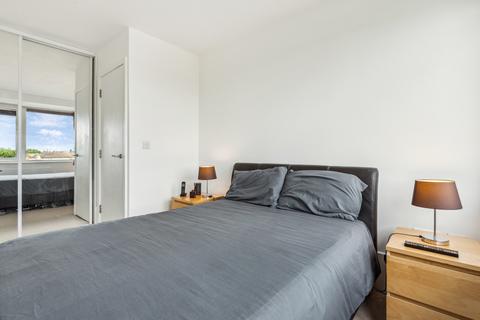 2 bedroom flat to rent, Aragon Tower, George Beard Road, London