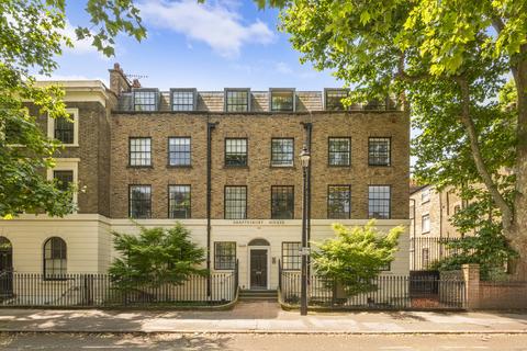 2 bedroom flat for sale, Trinity Street, London, UK