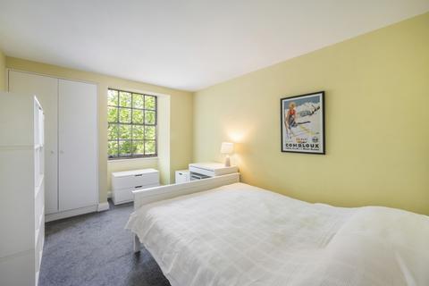 2 bedroom flat for sale, Trinity Street, London, UK