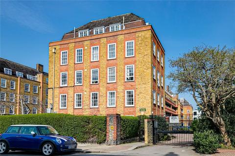2 bedroom flat to rent, Winfield House, Vicarage Crescent, London