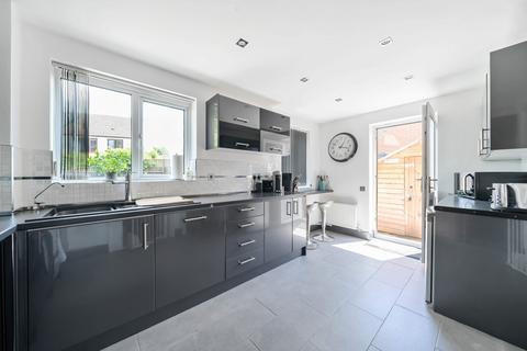 24 Abelia Close, West End, Woking, GU24 9PG