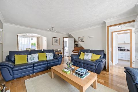 24 Abelia Close, West End, Woking, GU24 9PG