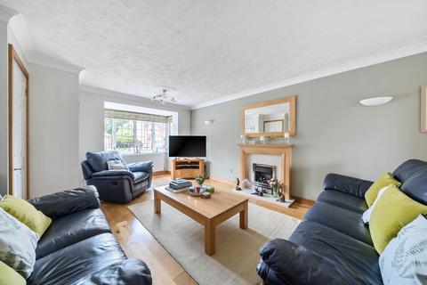 24 Abelia Close, West End, Woking, GU24 9PG