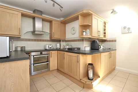 2 bedroom flat for sale, Pembroke Road, Surrey GU22