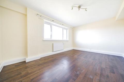 2 bedroom apartment to rent, Bell Green Lane