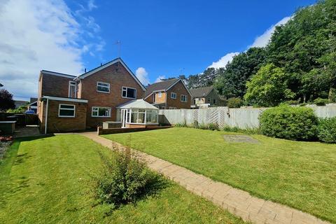 4 bedroom detached house for sale, Valley Crescent, Brackley