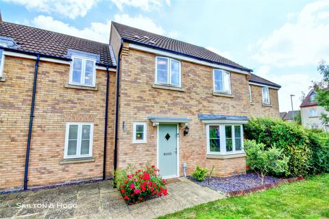 4 bedroom terraced house for sale, Hidcote Way, Daventry NN11