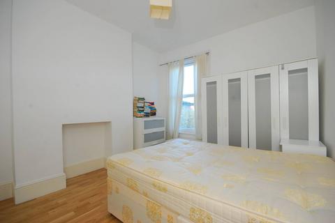 3 bedroom flat to rent, Elmcourt Road, Tulse Hill, London, SE27