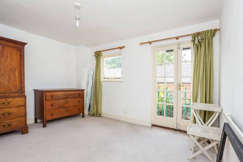 4 bedroom terraced house to rent, Kingston Road, South Wimbledon, London, SW19