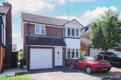 3 bedroom detached house for sale, Kestrel Road, Waltham Abbey