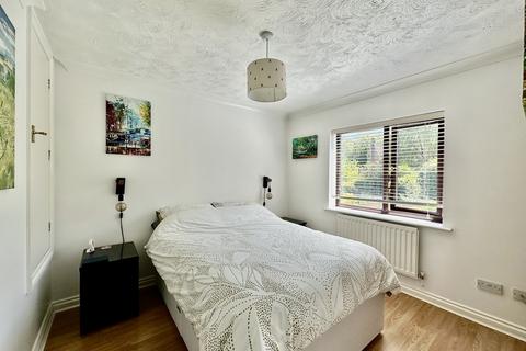 16 Brocks Close, Dibden Purlieu, Southampton, SO45 5ST