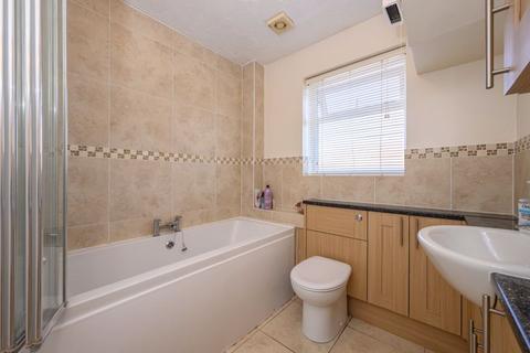 23 Thomas Mead, Pewsham, Chippenham, SN15 3YS